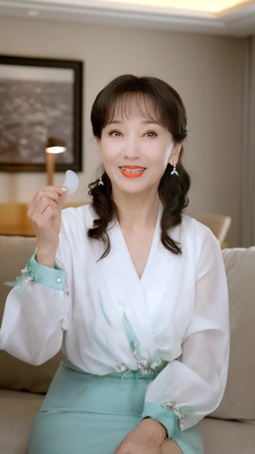 6834384ad16121702b378732