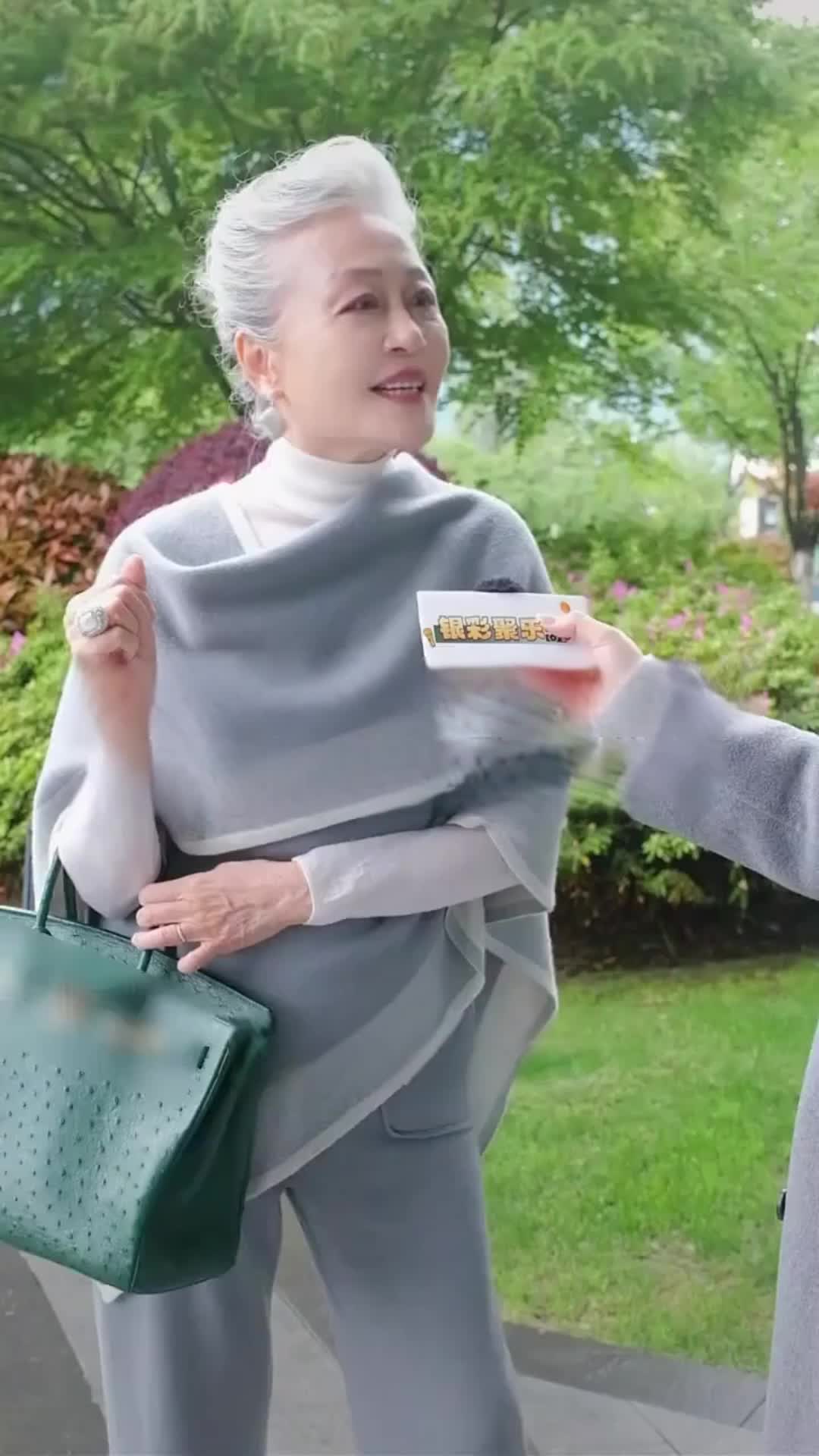 689d5afdef1c75003aaf7f44